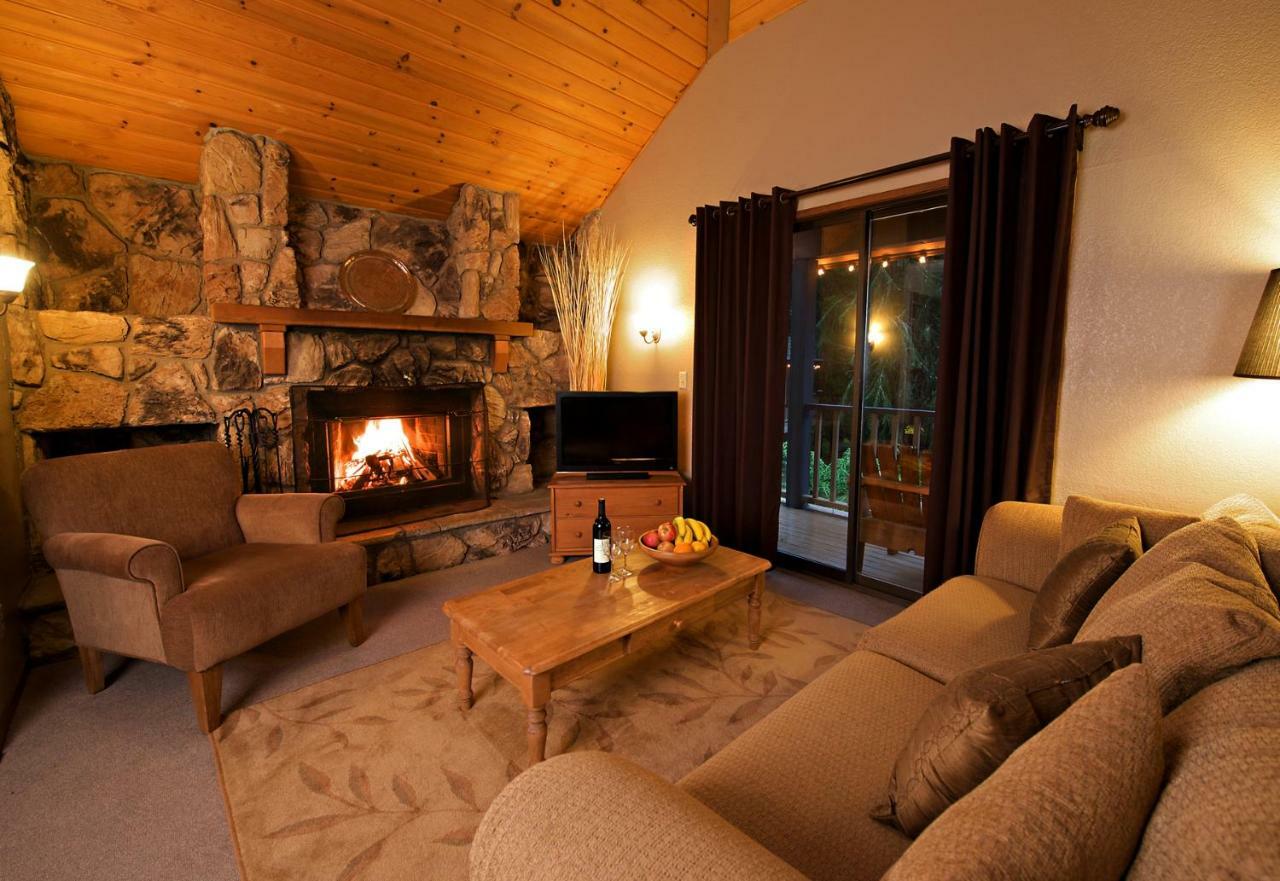 Loge Alta Crystal Hotel Enumclaw Exterior photo